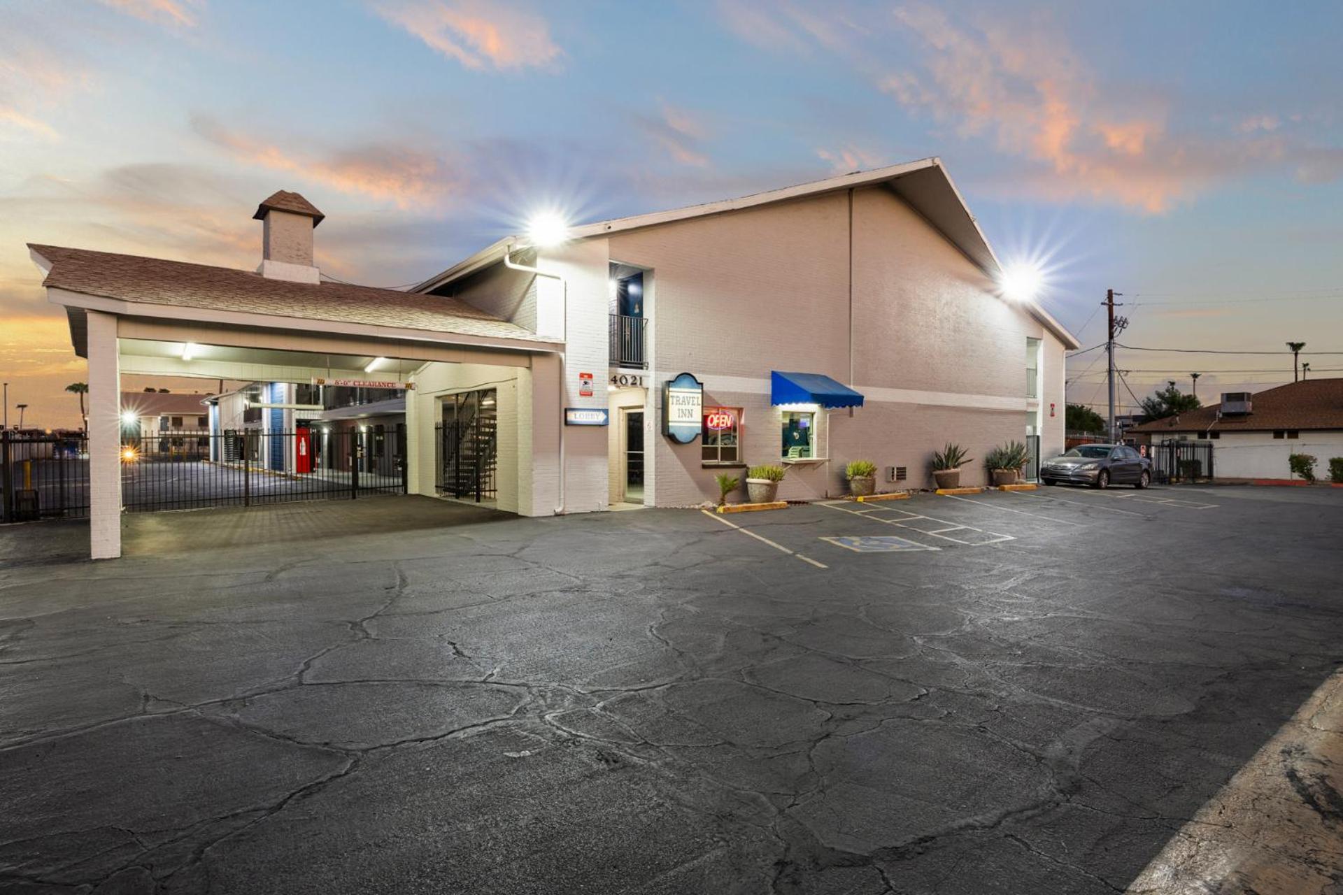 Travel Inn Phoenix Bagian luar foto