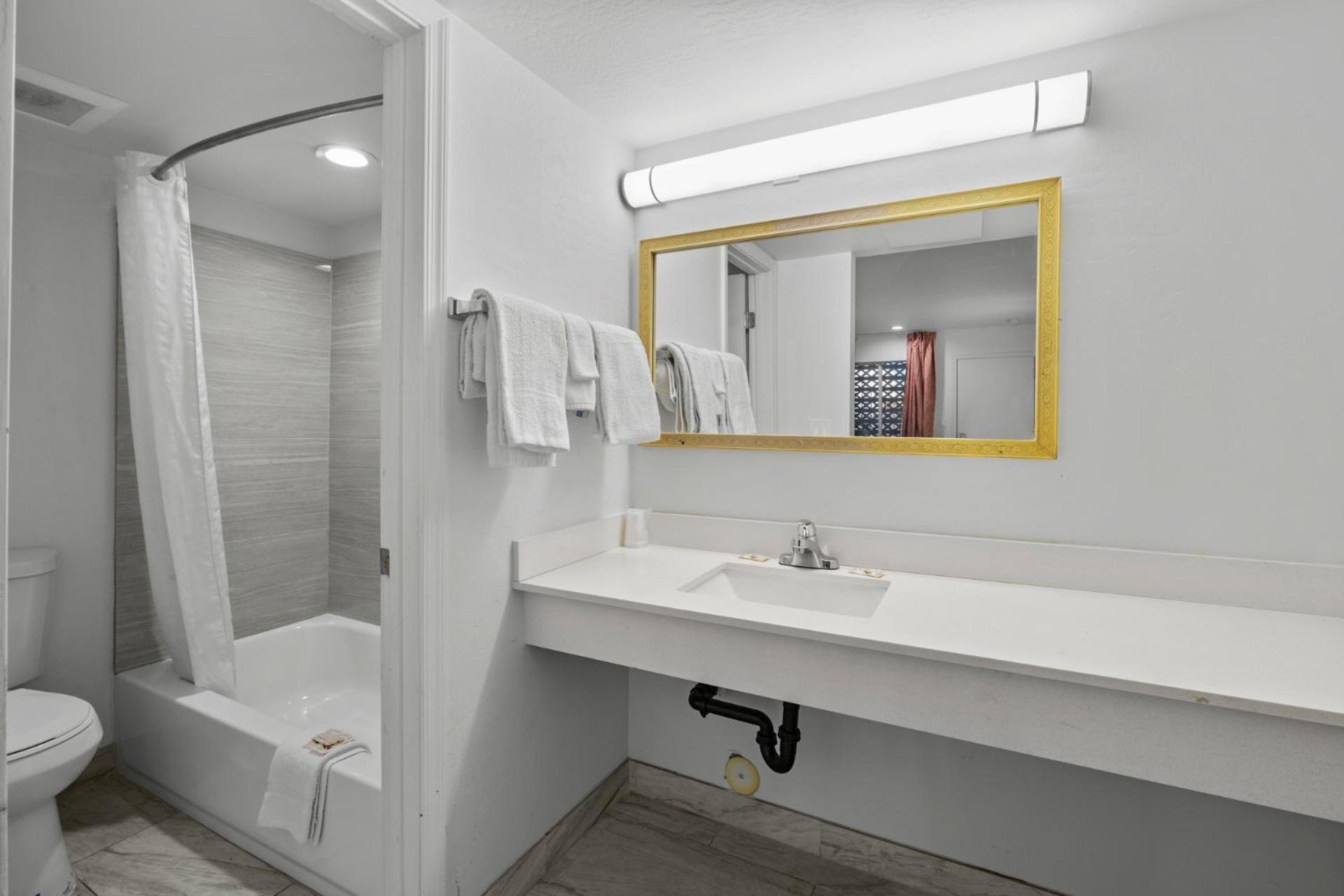 Travel Inn Phoenix Bagian luar foto