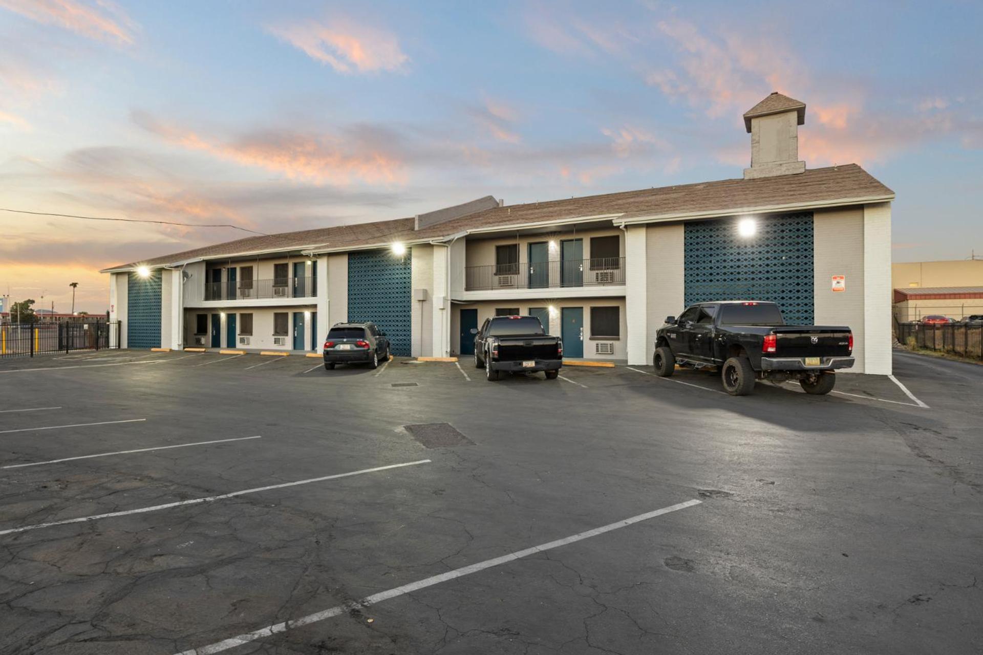 Travel Inn Phoenix Bagian luar foto