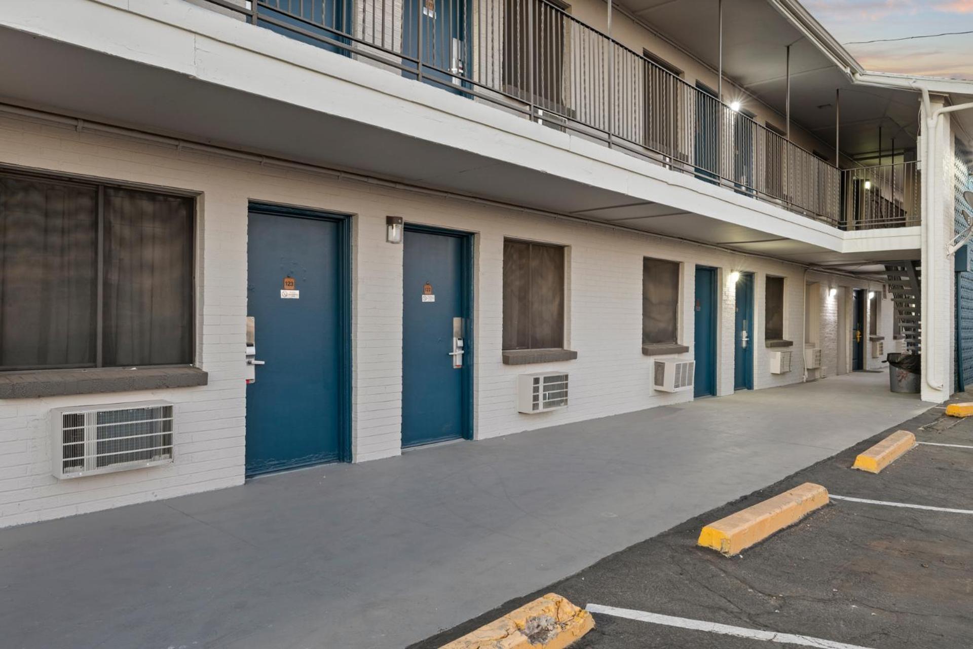 Travel Inn Phoenix Bagian luar foto